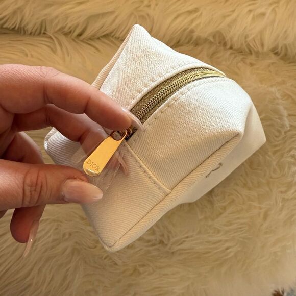 DIOR white makeup pouch - Picture 5 of 5